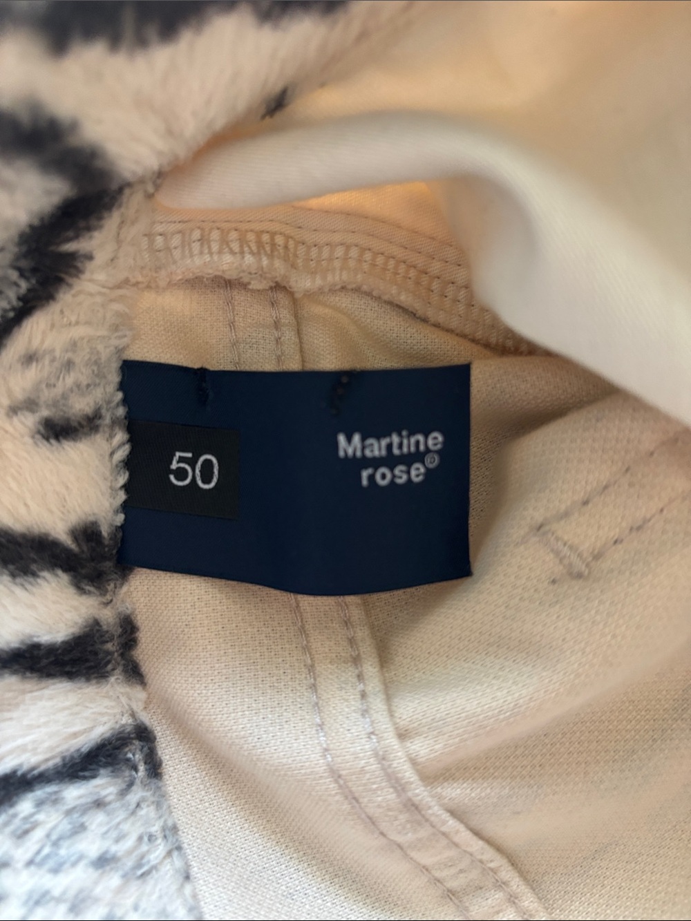 Martine Rose Cream and Black Animal-Print Jean Shorts - Picture 2 of 5